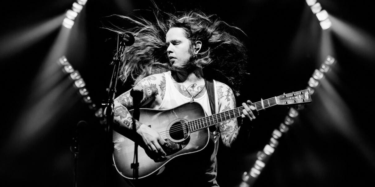 Billy Strings: Camping, RV, Suites